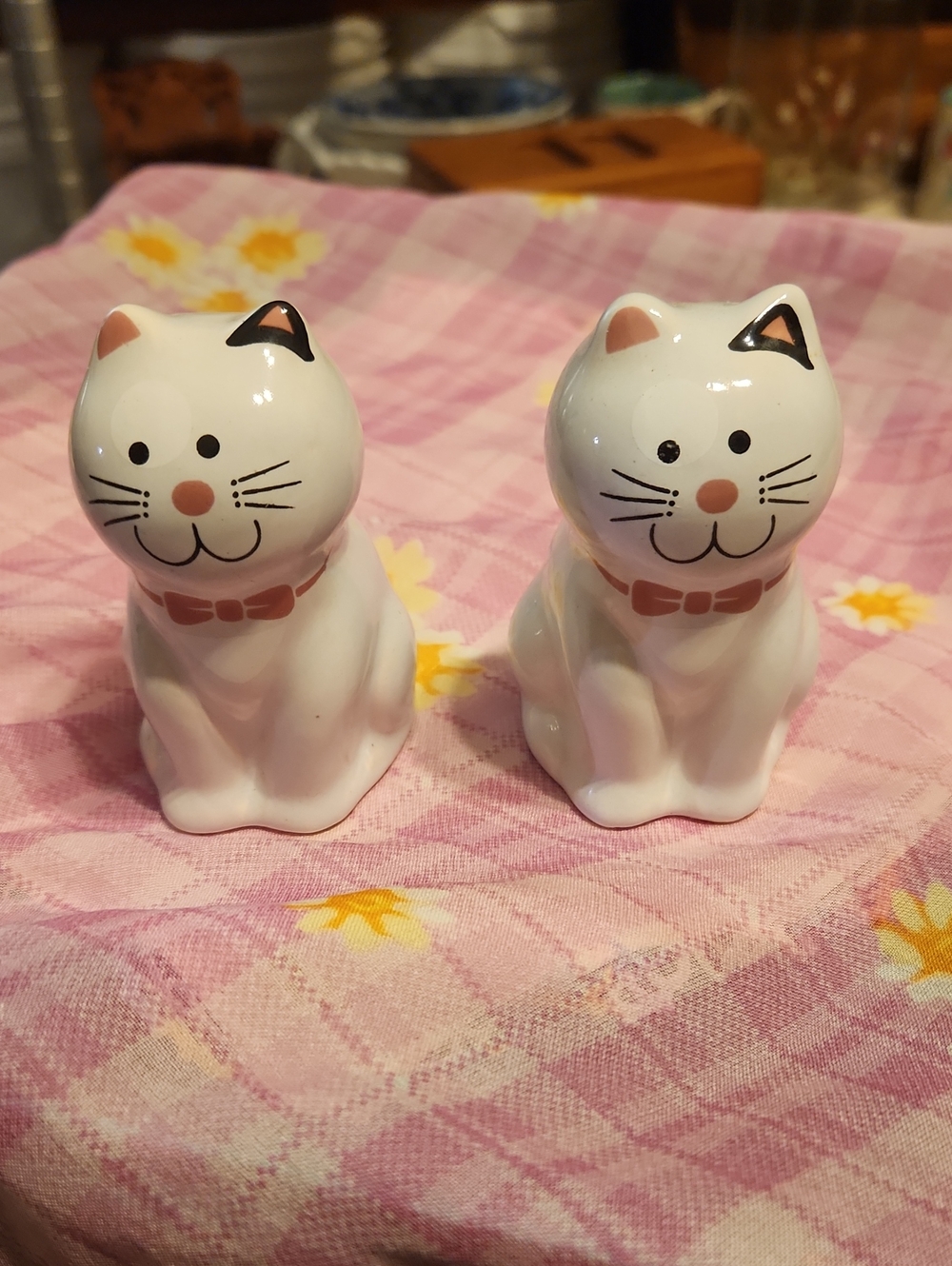 Vintage Cozy Cats White Ceramic Cat Salt and Pepper Shakers